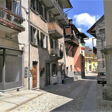 Apartmán Il Vicolo By Turistica Domodossola Exteriér fotografie