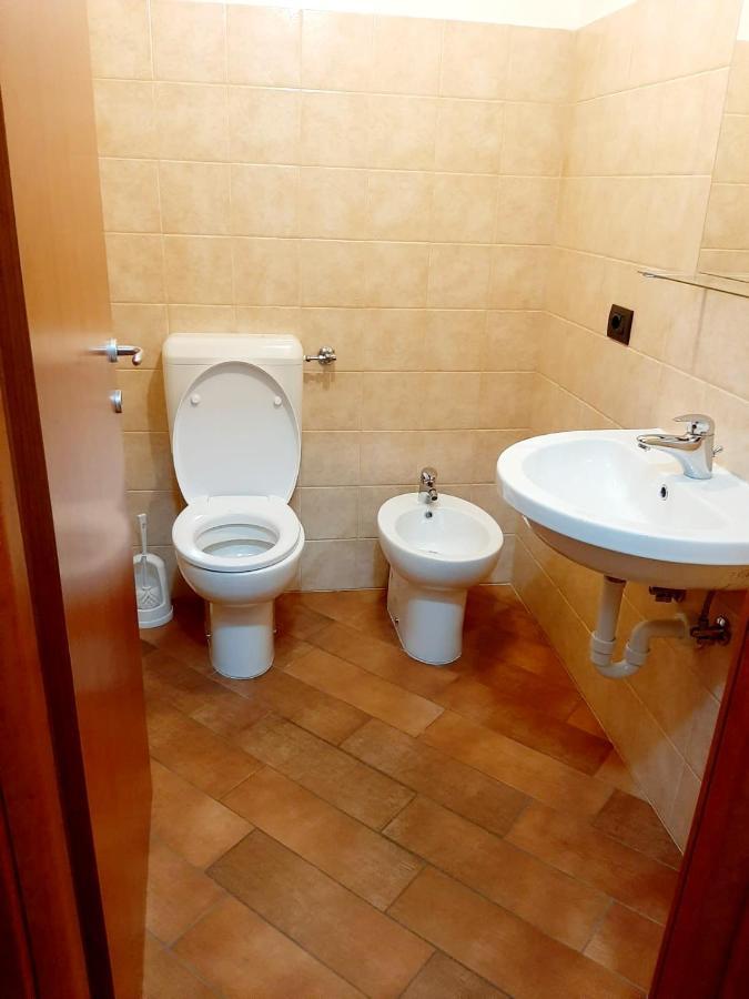Apartmán Il Vicolo By Turistica Domodossola Exteriér fotografie
